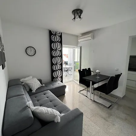 Appartement In With Sea View, Balcony, Air Conditioning, Wifi 3492-1
