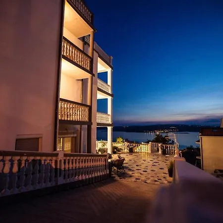Lägenhet In With Sea View, Balcony, Air Conditioning, Wifi 3492-1 Crikvenica