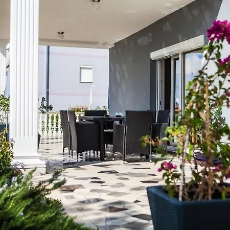 In With Sea View, Balcony, Air Conditioning, Wifi 3492-1