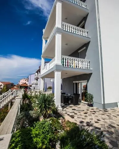 Apartment In With Sea View, Balcony, Air Conditioning, Wifi 3492-1
