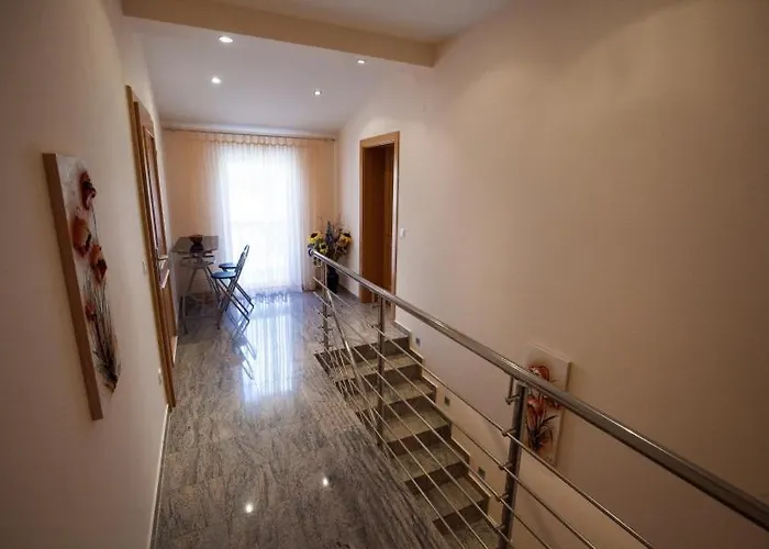 Apartment In With Sea View, Balcony, Air Conditioning, Wifi 3492-1 *